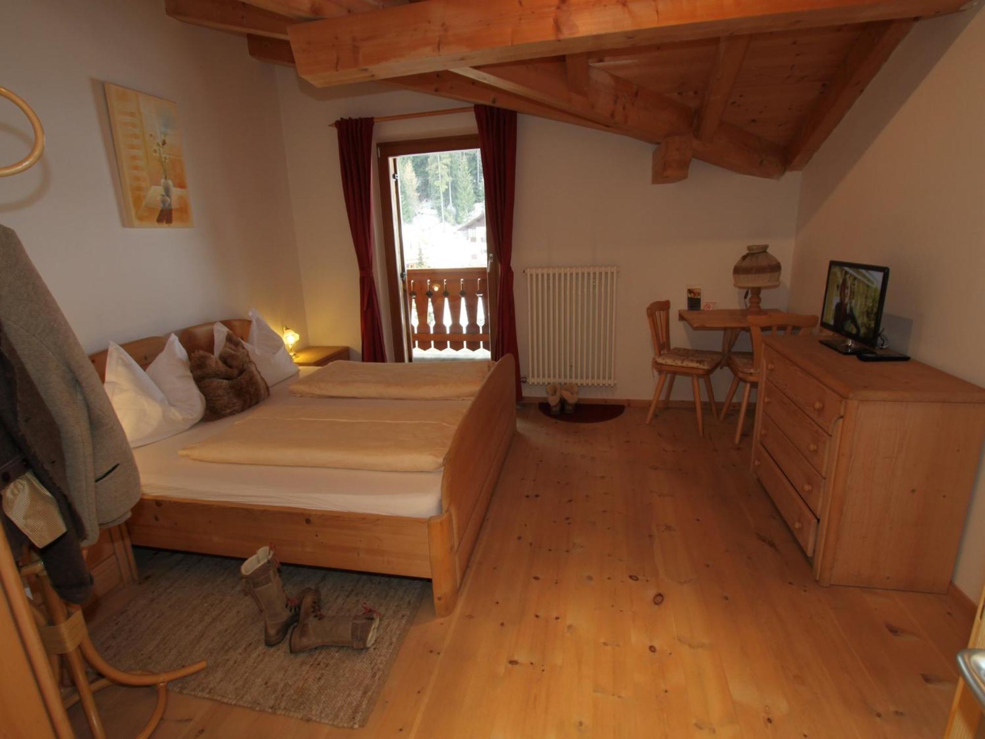 Garni Ortles Hotel Selva di Val Gardena Ngoại thất bức ảnh